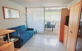 Studio calme à 50m de la plage et petite vue mer
